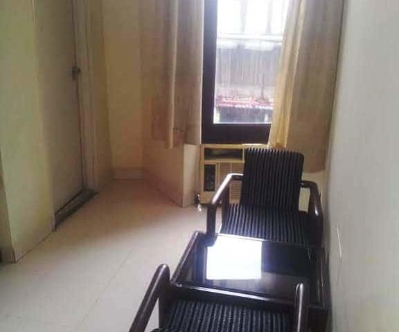 Hotel Greens Punjab Ludhiana sitting area